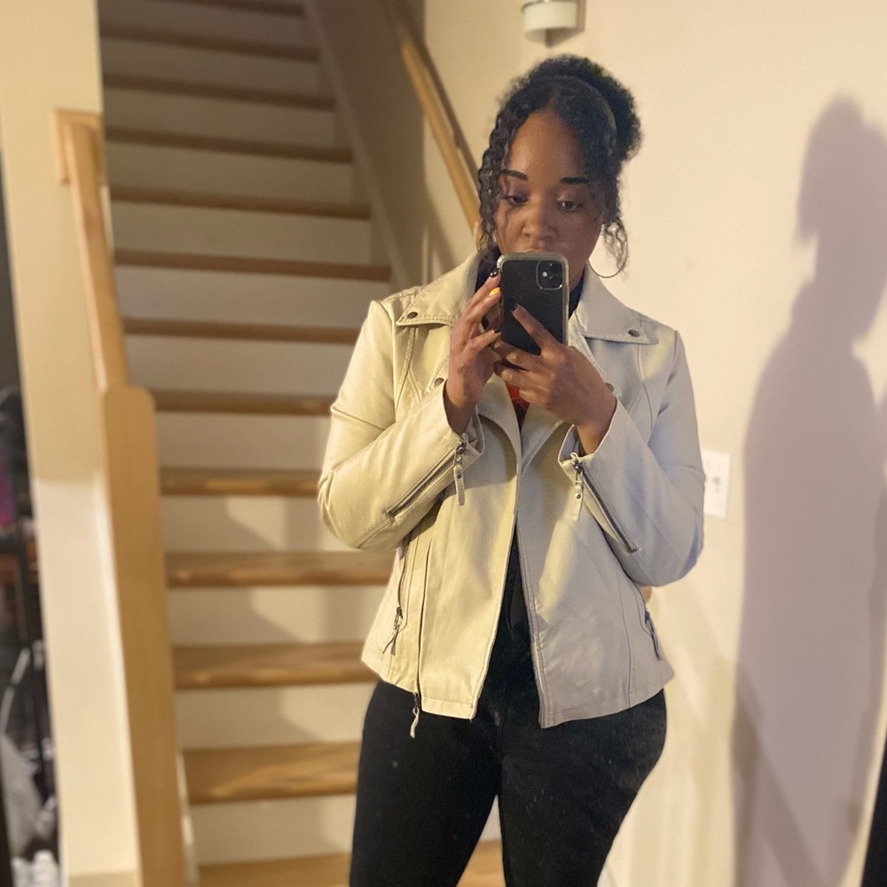 Meet your Posher, Riisss